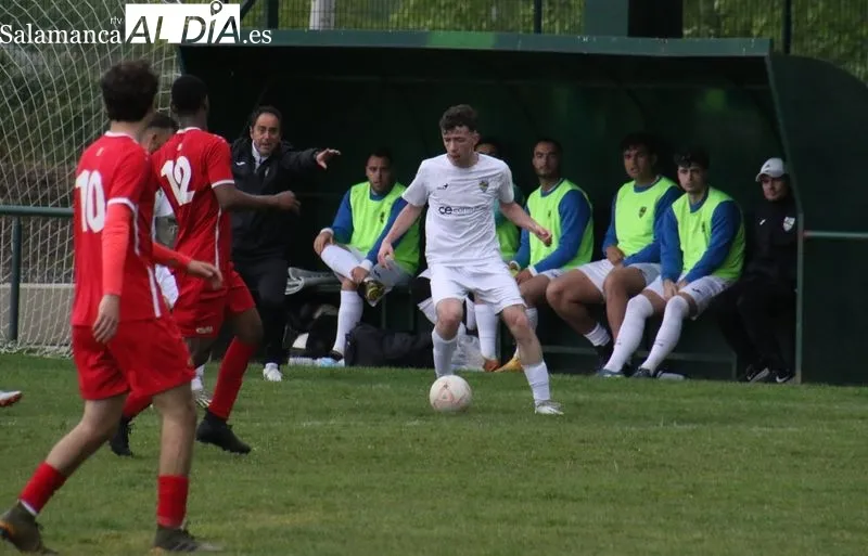 Foto 10 - Victoria pasada por agua del Aficionado (2-1)
