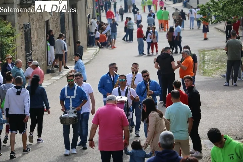 Multitudinario día grande de las fiestas del Noveno en San Felices de los Gallegos / CORRAL