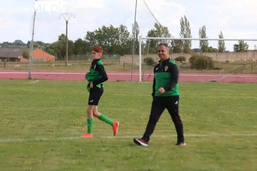 El campo de fútbol de Vitigudino volvía a tener el gran ambiente deportivo de hace siete años / CORRAL
