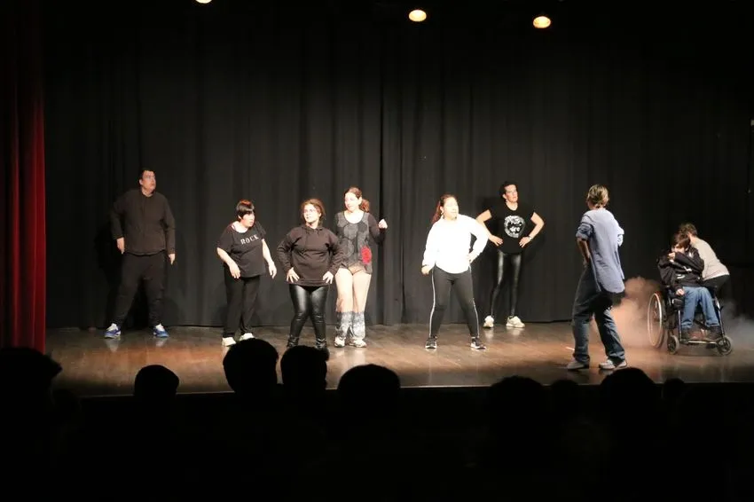 Taller de danza de Asprodes Vitigudino / CORRAL