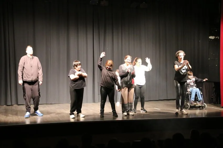 Taller de danza de Asprodes Vitigudino / CORRAL
