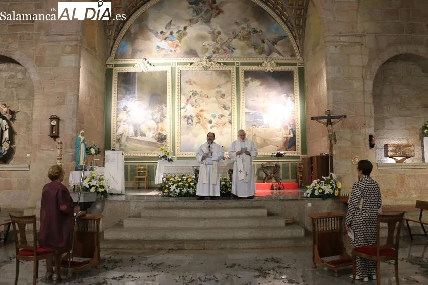 Primeras Vísperas del Santísimo en Vitigudino / CORRAL