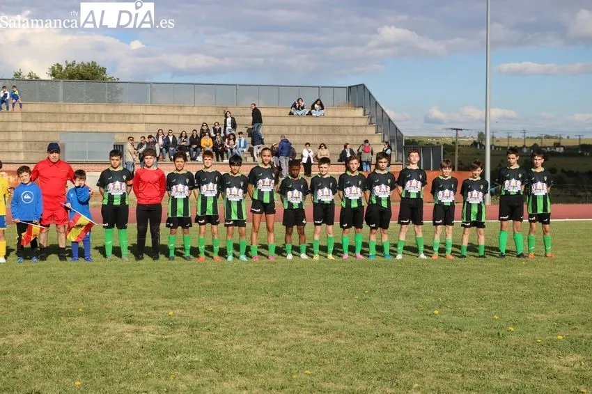 El campo de fútbol de Vitigudino volvía a tener el gran ambiente deportivo de hace siete años / CORRAL