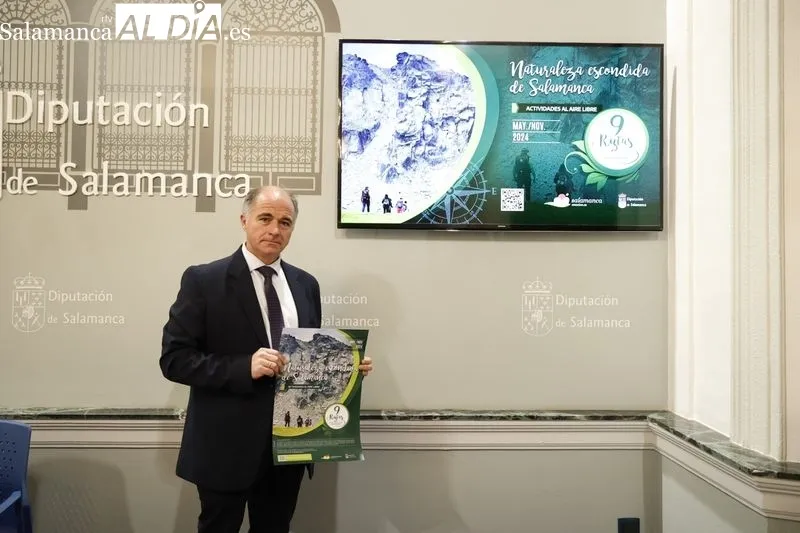 El diputado de turismo, Juan Carlos Zaballos, presenta las actividades del programa Naturaleza Escondida 2024. Foto: David Sañudo