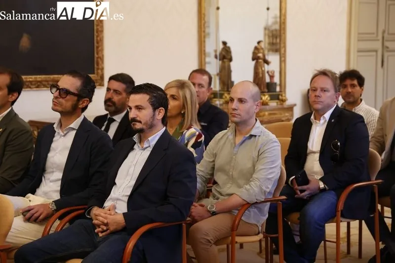 Presentación en el Ayuntamiento de Salamanca del proyecto solidario ‘La Sonrisa de María’. Foto: David Sañudo