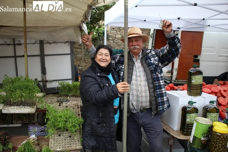 Grana afluencia de público a pesar de lo desapacible del día, ventoso y con algún chubasco / SILVESTRE