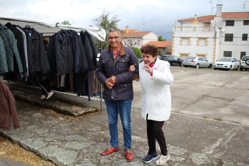 Grana afluencia de público a pesar de lo desapacible del día, ventoso y con algún chubasco / SILVESTRE