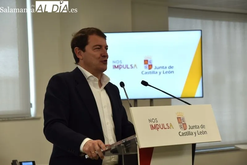 Visita de Alfonso Fernández Mañueco, presidente de CyL, al Centro de Alto Rendimiento de NTT DATA en Carbajosa de la Sagrada, Salamanca. Foto: Vanesa Martins
