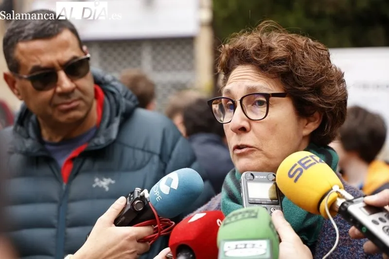 El Colegio Maestro Ávila recibía en la plaza de la Libertad su premio como ganador del juego ‘Biotesoros Urbanos’ de Salamanca Fascinación Verde. Foto: David Sañudo
