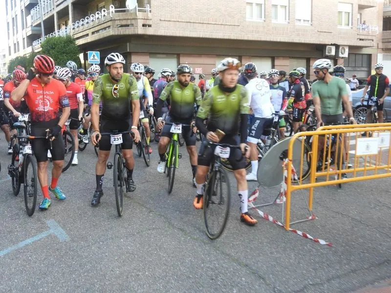 Gran ambiente en la Marcha Cicloturista Bedelalsa celebrada en Béjar. Foto: Orycronsport