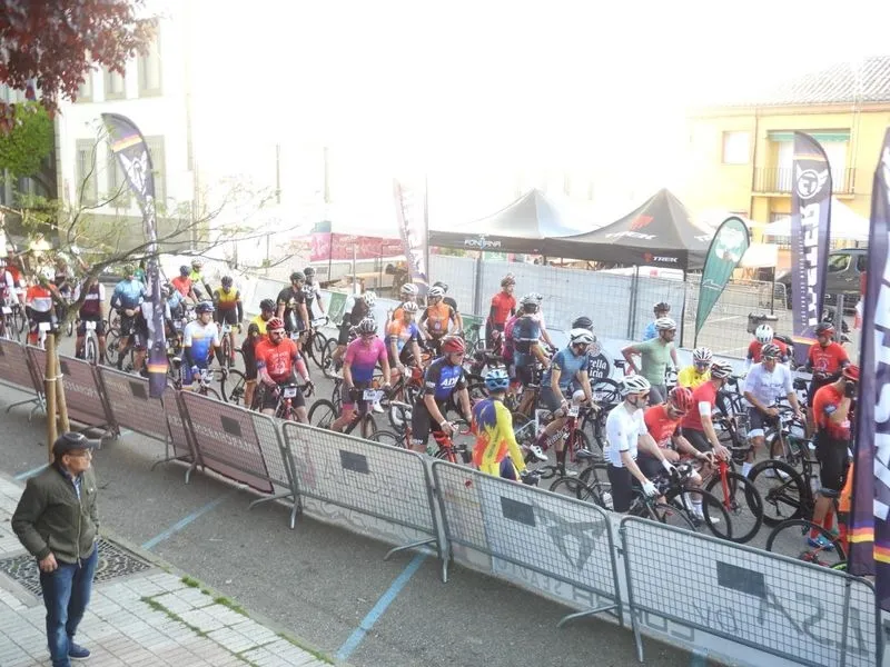 Gran ambiente en la Marcha Cicloturista Bedelalsa celebrada en Béjar. Foto: Orycronsport