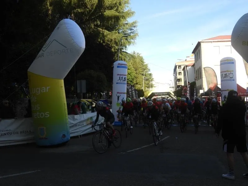 Gran ambiente en la Marcha Cicloturista Bedelalsa celebrada en Béjar. Foto: Orycronsport
