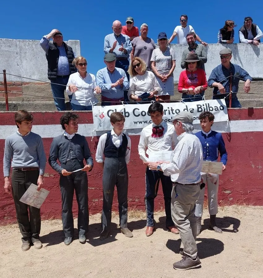 Foto 3 - Julio Norte, triunfador del Certamen Taurino Club Cocherito de Bilbao de apoyo a j&oacute;venes novilleros sin caballos