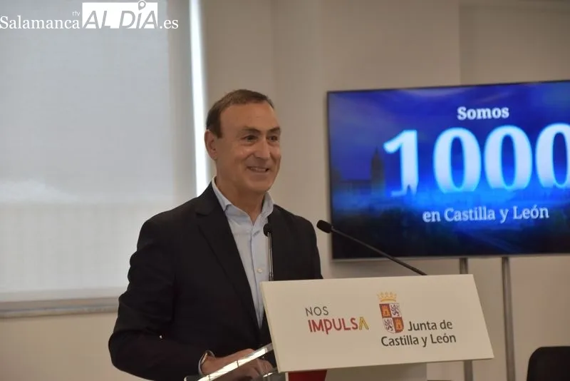 Visita de Alfonso Fernández Mañueco, presidente de CyL, al Centro de Alto Rendimiento de NTT DATA en Carbajosa de la Sagrada, Salamanca. Foto: Vanesa Martins