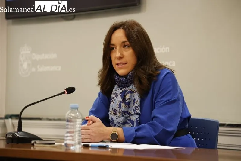 La diputada de medio ambiente, Pilar Sánchez, presenta el proyecto de instalación de sensores para control de la recogida selectiva de residuos en la provincia. Foto: David Sañudo