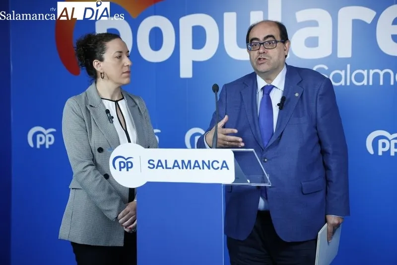 Rueda de prensa de la portavoz del Grupo Popular en la Diputación de Salamanca, Pilar Sánchez, y el portavoz del Grupo Municipal Popular en el Ayuntamiento de Salamanca, Fernando Rodríguez. Foto: D. Sañudo