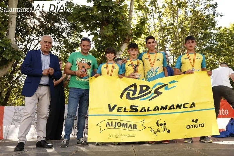 Entrega de galardones a los campeones y subcampeones locales de los Juegos Escolares. Fotos: David Sañudo