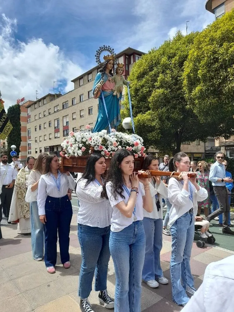 Foto 5 - El colegio San Juan Bosco celebra la fiesta de Mar&iacute;a Auxiliadora