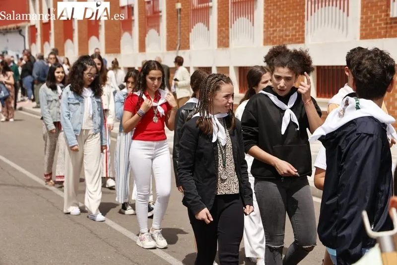 Procesión en honor a la Virgen de La Salud en el barrio Tejares. Fotos: David Sañudo