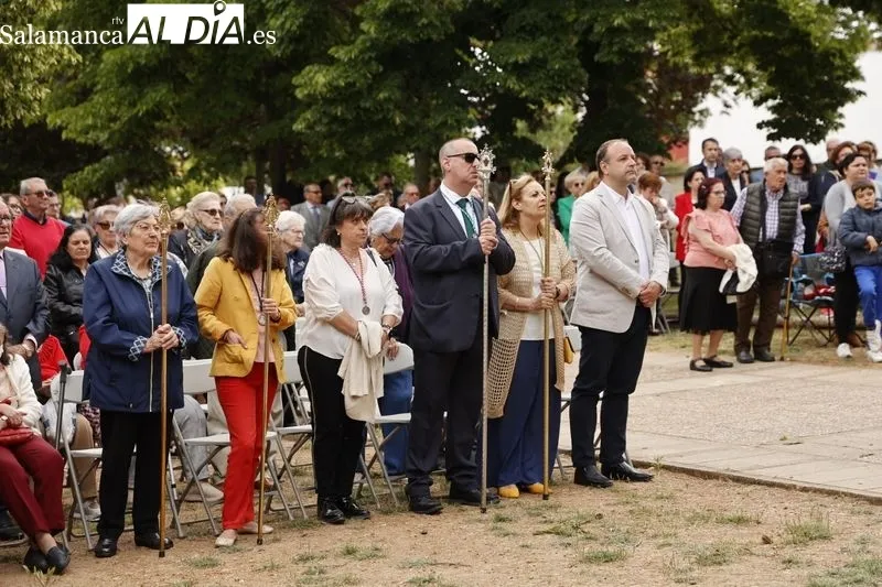 Procesión en honor a la Virgen de La Salud en el barrio Tejares. Fotos: David Sañudo