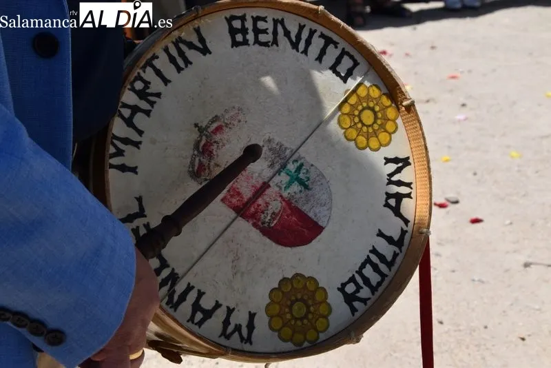Procesión de la Virgen de los Remedios junto al Castillo del Buen Amor. Foto: V. Martins