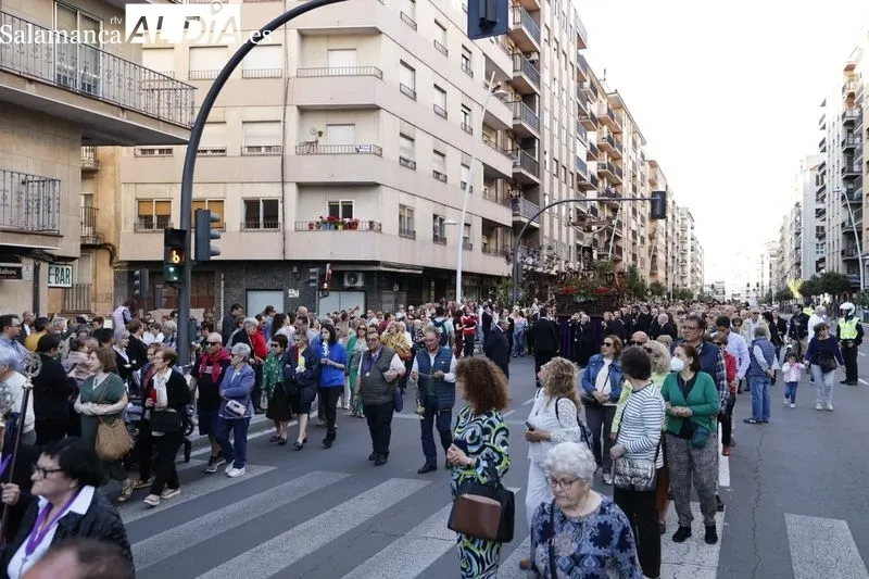 Procesión del Cristo de los Milagros en Salamanca. Fotos: David Sañudo