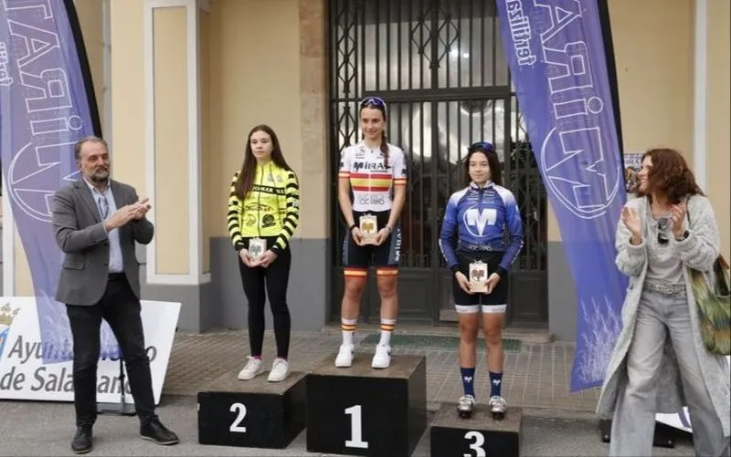 Ciclistas de la escuela Mirat - Salamanca es ciclismo en el I Trofeo Escuelas Mirat celebrado en Salamanca