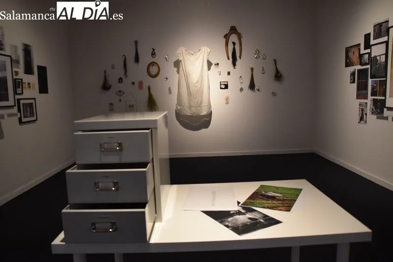 Inauguración en el Espacio de Arte Experimental de la Universidad de Salamanca, ubicado en la planta baja de la Hospedería Fonseca, de la exposición 'The Tortolilla Project: Castillian Horror Book'. Foto: Vanesa Martins