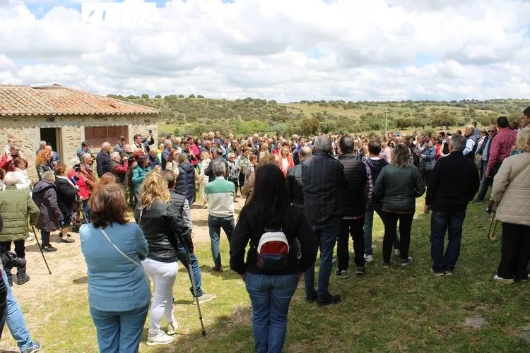 Foto 6 - La Virgen de Valdejimena ilumina la romer&iacute;a con m&uacute;sica, bailes y tradici&oacute;n&nbsp;