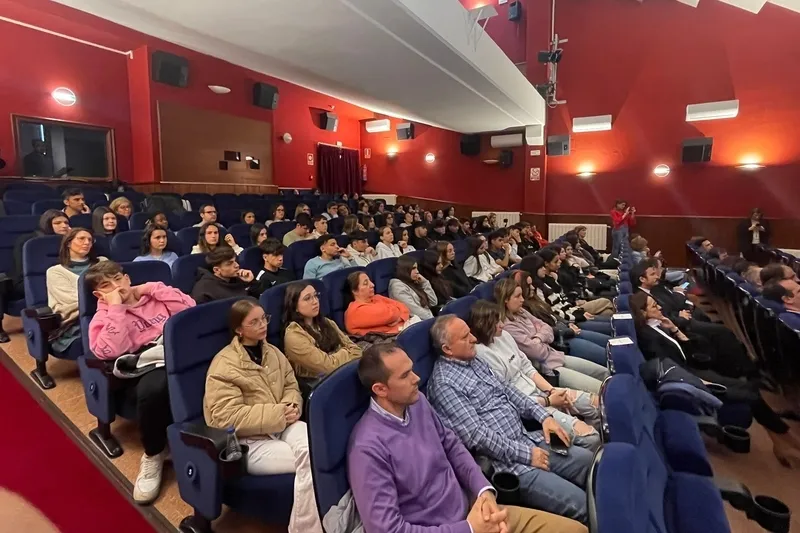 El presidente de la Diputación procedió en Guijuelo a la entrega del primer premio para el IES Ramos del Manzano de Vitigudino 