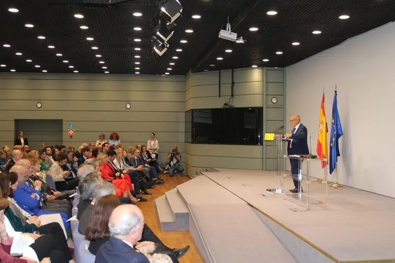 El salmantino Joaquín Merchán toma posesión como presidente del Consejo General de Graduados Sociales. 