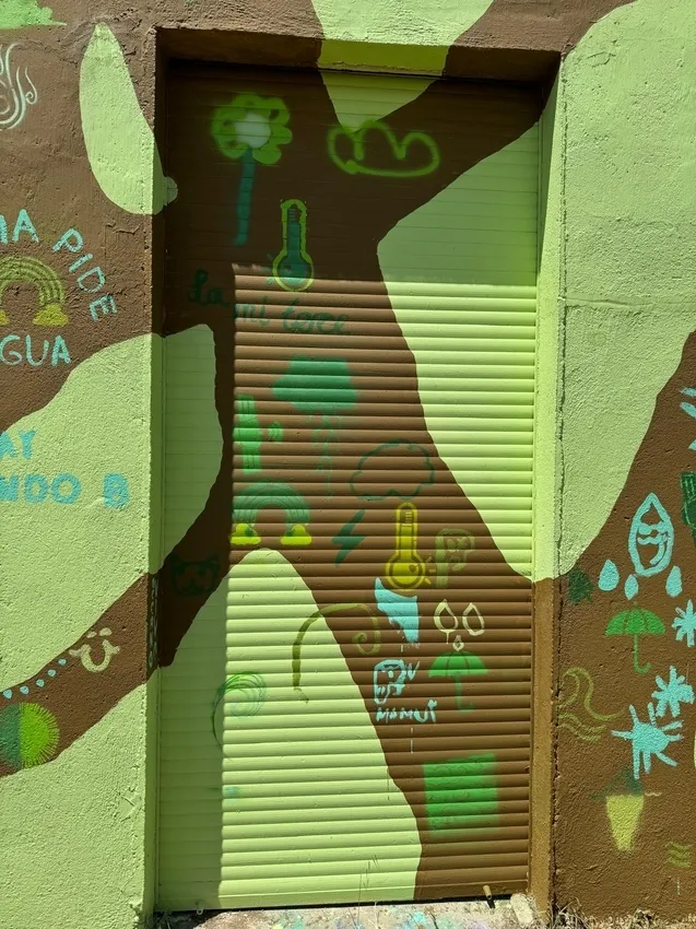 Los niños de Villavieja de Yeltes participan en el mural 'Un viaje por el clima' 