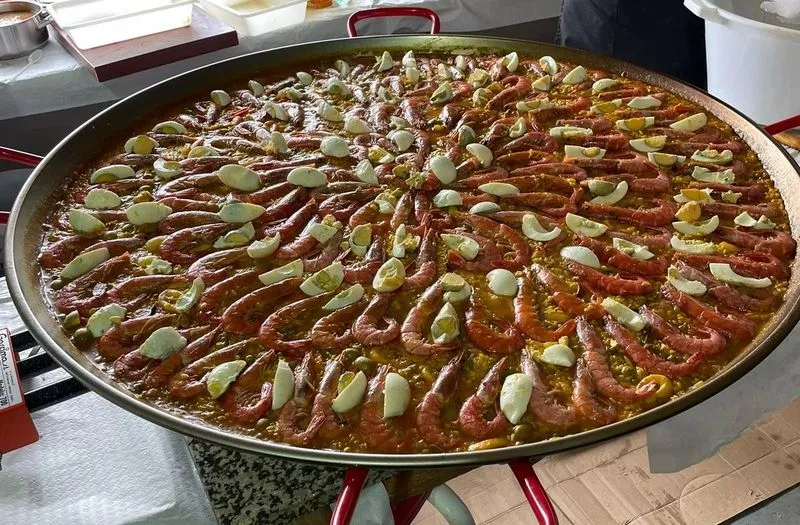 Foto 3 - En Gejo de los Reyes degustan una sabrosa paella mixta y embutidos de la matanza