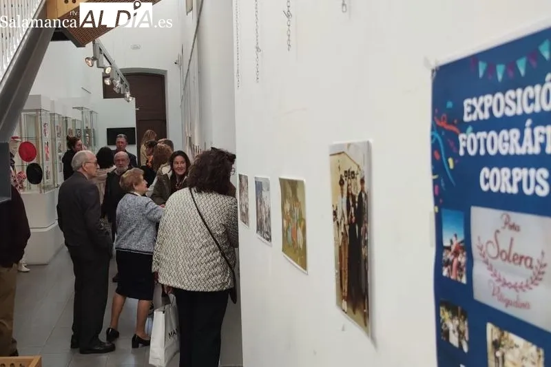 Inauguración de la exposición de la Peña Solera sobre el Corpus de Vitigudino