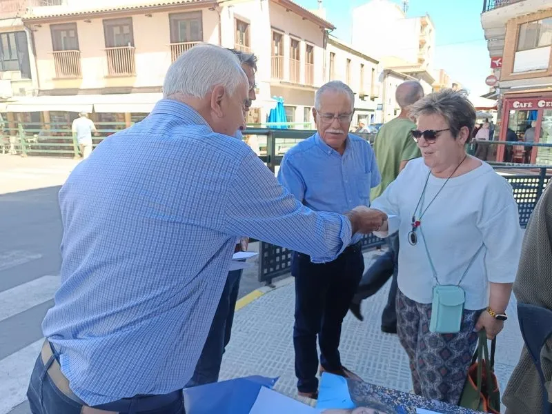 Foto 6 - El PP hace campa&ntilde;a de las europeas en las cuatro calles en Vitigudino