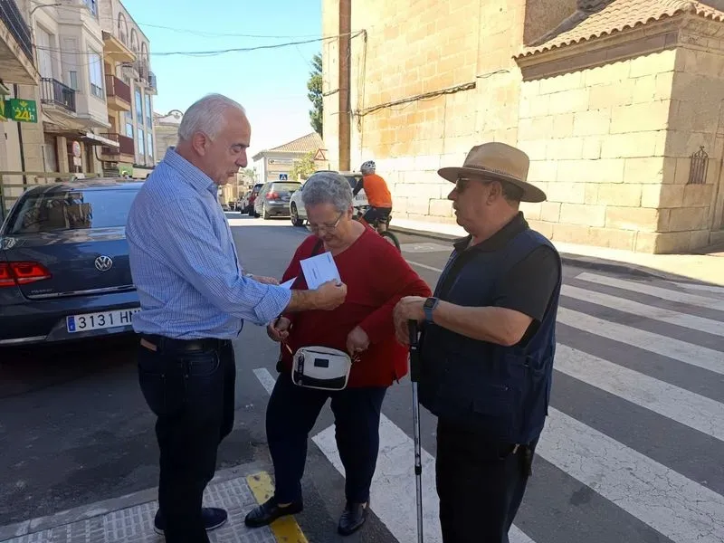 Foto 4 - El PP hace campa&ntilde;a de las europeas en las cuatro calles en Vitigudino