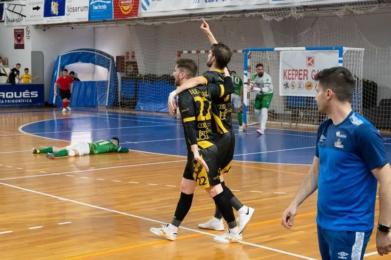 Foto 5 - El Piensos Dur&aacute;n Albense se queda a las puertas de una gesta hist&oacute;rica (7-4)