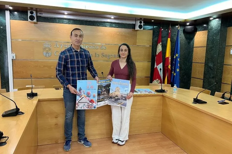 El alcalde de Carbajosa, Pedro Samuel Martín, y la concejala de Fiestas, Alba Hernández, han presentado el programa de las Fiestas del Señor