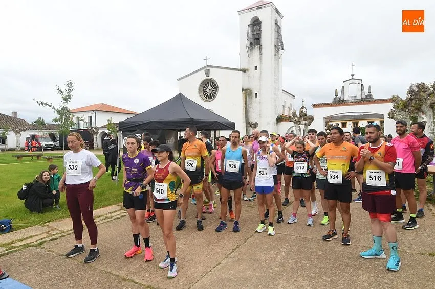 Foto 8 - Adri&aacute;n Mart&iacute;n y Ver&oacute;nica S&aacute;nchez se imponen en el estreno de la Carrera Popular de &Aacute;gueda