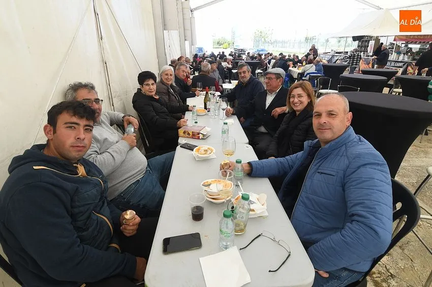 Comida popular en Cabrillas para celebrar de San Isidro Labrador/ Fotos: Adrián M.Pastor