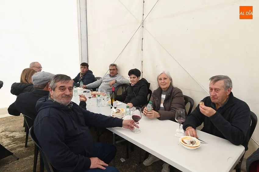 Comida popular en Cabrillas para celebrar de San Isidro Labrador/ Fotos: Adrián M.Pastor