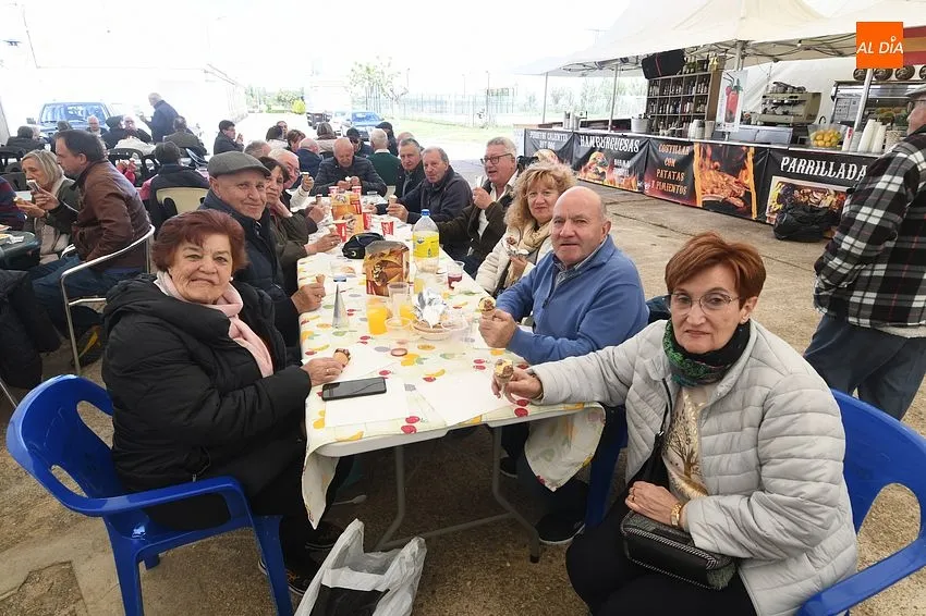 Comida popular en Cabrillas para celebrar de San Isidro Labrador/ Fotos: Adrián M.Pastor