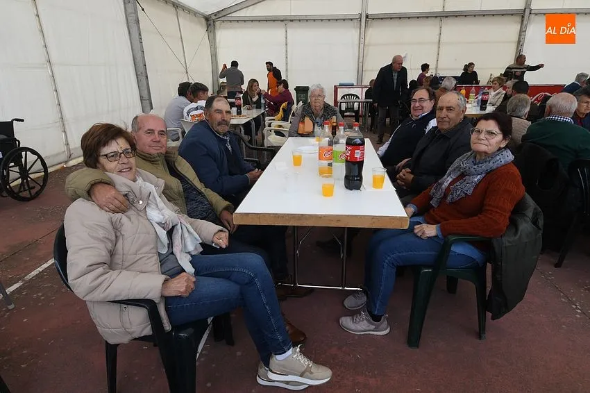 Comida popular en las fiestas de SAn Isidro en Carpio de Azaba/ Fotos: Adrián M.Pastor