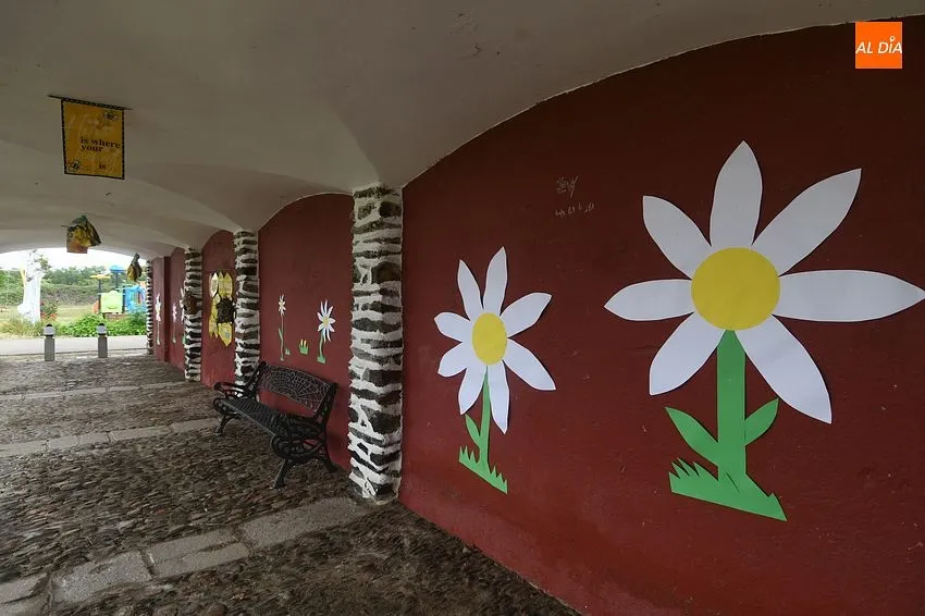 Foto 11 - Las abejas protagonizan la decoraci&oacute;n primaveral del Arrabal de San Sebasti&aacute;n
