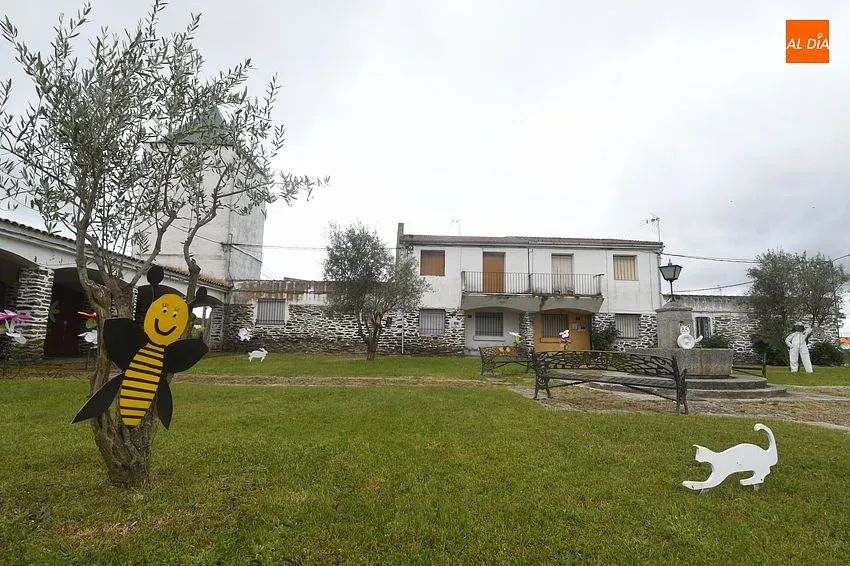 Foto 6 - Las abejas protagonizan la decoraci&oacute;n primaveral del Arrabal de San Sebasti&aacute;n