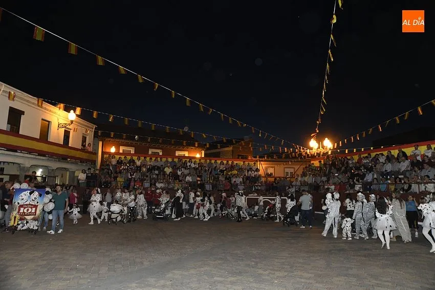 Gran participación en el desfile de Carrozas de La Fuente de San Esteban/ Fotos: Adrián M.Pastor