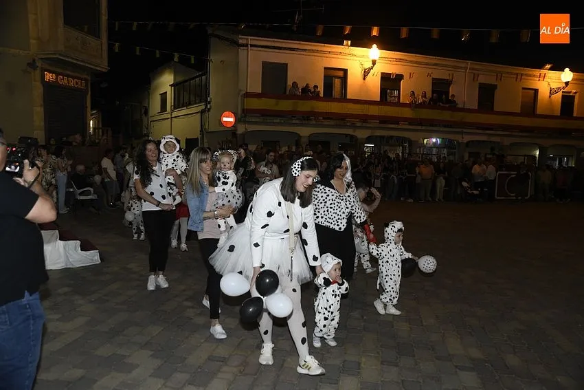 Gran participación en el desfile de Carrozas de La Fuente de San Esteban/ Fotos: Adrián M.Pastor