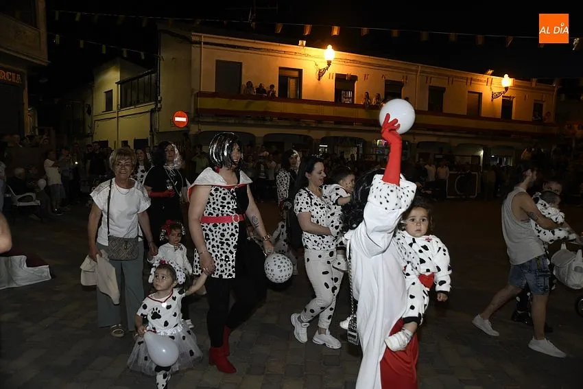Gran participación en el desfile de Carrozas de La Fuente de San Esteban/ Fotos: Adrián M.Pastor