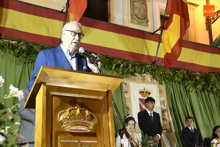 Vicente del Bosque en el pregón del Corpus de La Fuente de San Esteban/ Fotos: Adrián M.Pastor