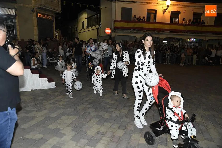Gran participación en el desfile de Carrozas de La Fuente de San Esteban/ Fotos: Adrián M.Pastor